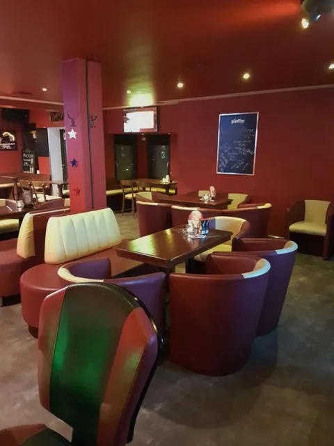 Lounge mit Ledersesseln